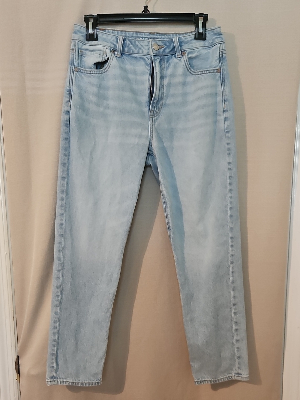 American Eagle Outfitters Men’s Slim Straight Light Wash Jeans
